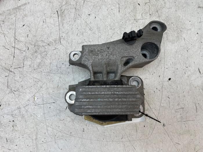 Gebrauchte Motorlager Renault Megane III Grandtour (KZ) 1.4 16V TCe 130 Preis € 25,00 Margenregelung angeboten von Autodemontage van de Laar