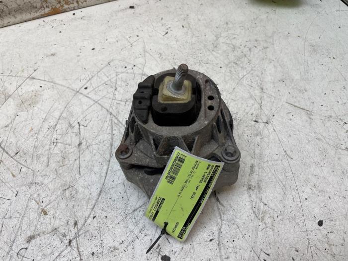 Usagé Support moteur BMW 1 serie (F20) 114d 1.5 12V TwinPower Prix € 25,00 Règlement à la marge proposé par Autodemontage van de Laar
