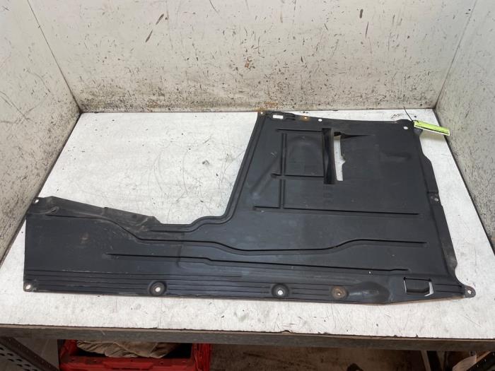 Center under tray cover