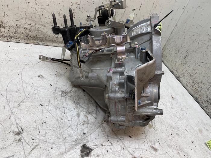 Getriebe van een Mitsubishi Space Star (A0) 1.2 12V 2023