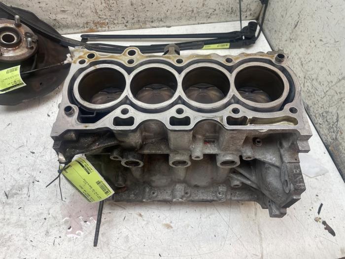 Used Engine crankcase Toyota Yaris III (P13) 1.33 16V Dual VVT-I Price € 350,00 Margin scheme offered by Autodemontage van de Laar