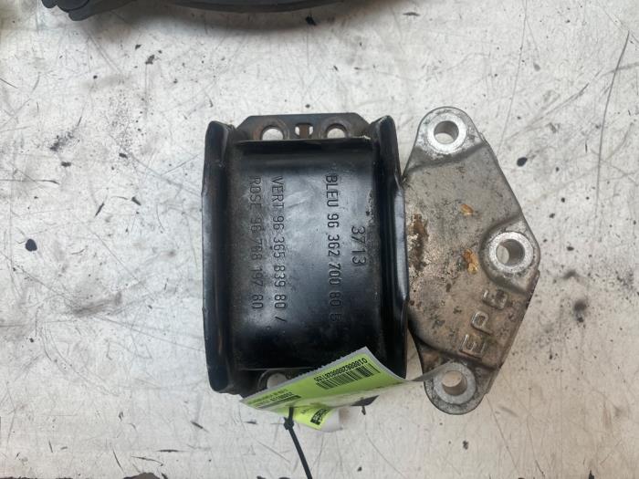 Usagé Support moteur Peugeot 5008 I (0A/0E) 1.6 THP 16V Prix € 25,00 Règlement à la marge proposé par Autodemontage van de Laar