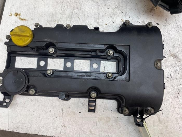 Gebrauchte Ventildeckel Opel Corsa D 1.2 16V Preis € 70,00 Margenregelung angeboten von Autodemontage van de Laar