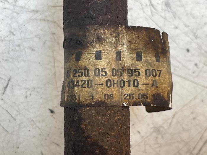 Gebrauchte Antriebswelle links vorne Citroen C1 1.0 12V Preis € 40,00 Margenregelung angeboten von Autodemontage van de Laar
