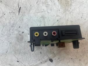 Usados Conexión AUX-USB Peugeot 3008 I (0U/HU) 1.6 16V THP 155 Precio de solicitud ofrecido por Autodemontage van de Laar