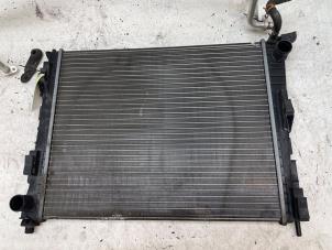 Radiateur d'un Renault Twingo II (CN) 1.2 16V 2013