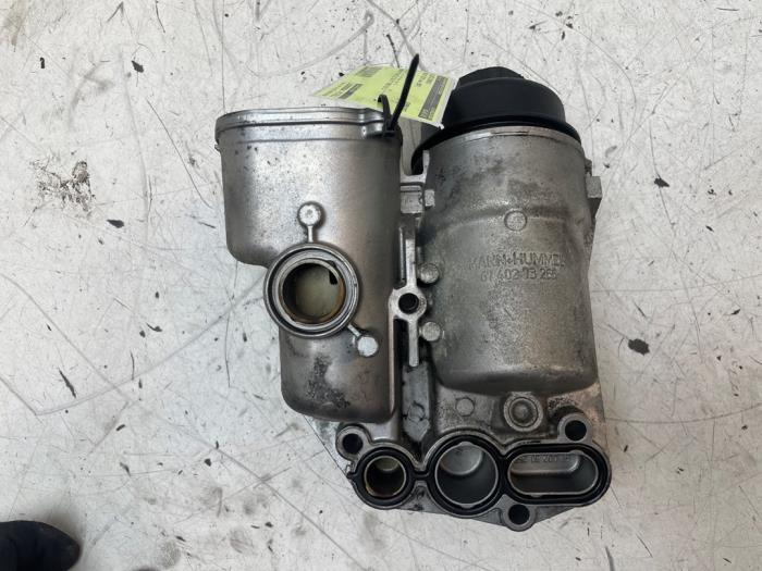 Gebrauchte Ölfiltergehäuse Volvo XC70 (BZ) 2.4 D5 20V AWD Preis auf Anfrage angeboten von Autodemontage van de Laar