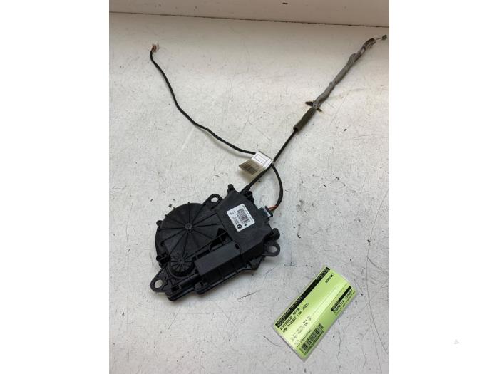 Używane Silnik tylnej klapy BMW 3 serie Touring (G21) 318i 2.0 TwinPower Turbo 16V Cena € 50,00 Procedura marży oferowane przez Autodemontage van de Laar