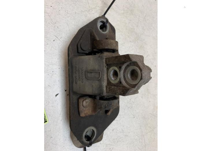 Used Engine mount Volvo XC90 I 2.5 T 20V Price € 20,00 Margin scheme offered by Autodemontage van de Laar