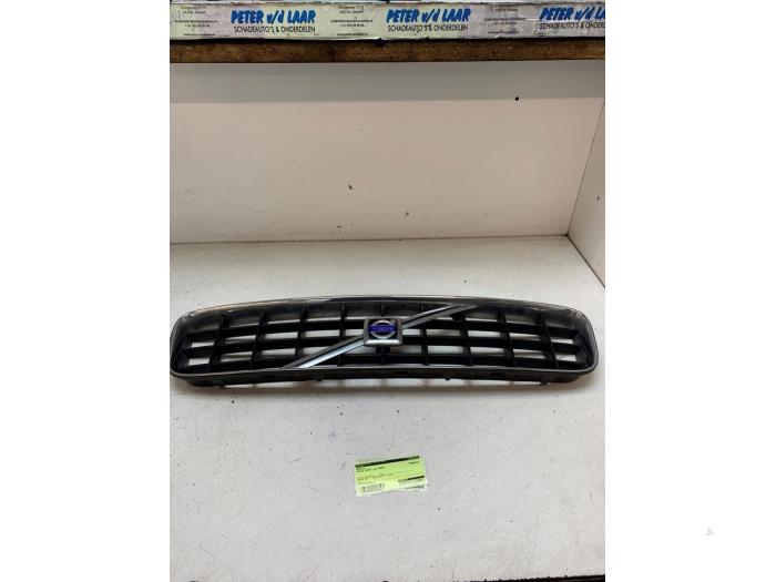 Używane Grill Volvo XC90 I 2.5 T 20V Cena € 45,00 Procedura marży oferowane przez Autodemontage van de Laar