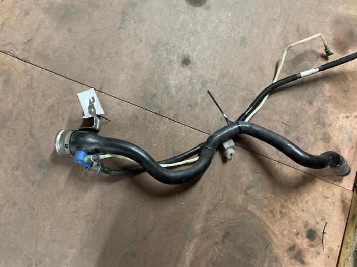 Fuel tank filler neck pipe