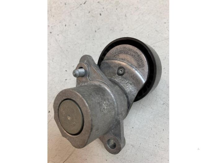 Usados Tensor correa múltiple Volkswagen Golf VII Variant (AUVV) 1.0 TSI 12V BlueMotion Technology Precio € 35,00 Norma de margen ofrecido por Autodemontage van de Laar