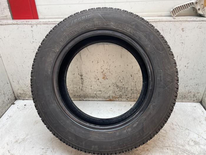 Używane Opona Cena € 30,00 Procedura marży oferowane przez Autodemontage van de Laar