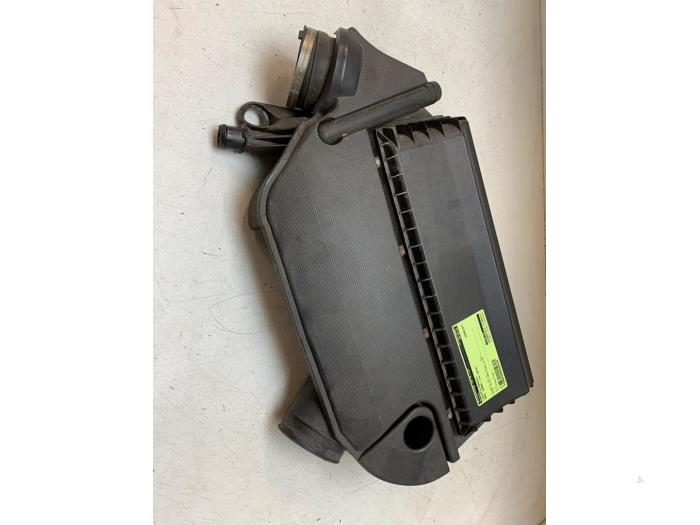 Begagnade Luftfilterhus Opel Combo 1.3 CDTI 16V ecoFlex Pris € 50,00 Marginaltabell erbjuds av Autodemontage van de Laar