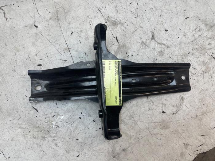 Begagnade Framdelsstöd Mercedes A (W176) 1.8 A-180 CDI 16V Autom. Pris på förfrågan erbjuds av Autodemontage van de Laar