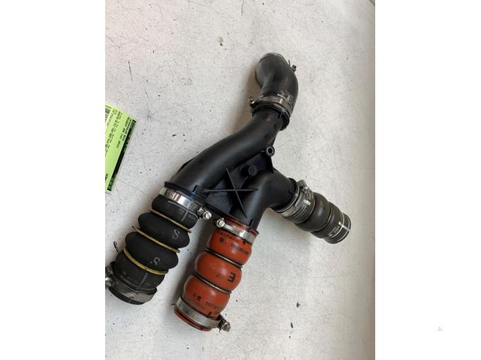 Usagé Tube intercooler Peugeot 208 I (CA/CC/CK/CL) 1.6 HDi 115 16V Prix sur demande proposé par Autodemontage van de Laar