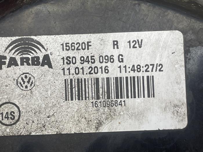 Baklykta, höger från en Volkswagen Up! (121) 1.0 12V 60 2016