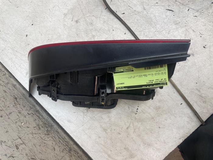 Baklykta, höger från en Volkswagen Up! (121) 1.0 12V 60 2016
