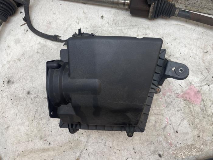 Gebrauchte Luftfiltergehäuse Landrover Range Rover Velar (LY) 2.0 D180 AWD Preis € 70,00 Margenregelung angeboten von Autodemontage van de Laar