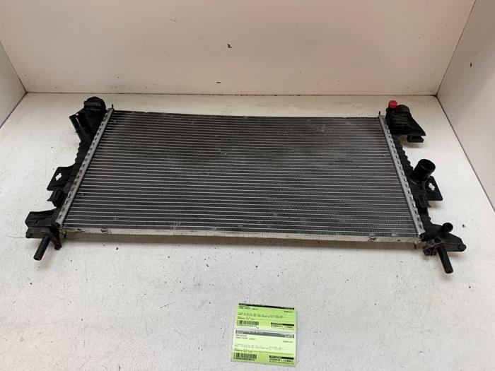 Used Radiator Ford Focus 3 Wagon 1.6 Ti-VCT 16V 125 Price on request offered by Autodemontage van de Laar