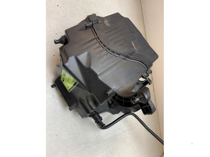 Begagnade Luftfilterhus Ford Focus 3 Wagon 1.6 Ti-VCT 16V 125 Pris på förfrågan erbjuds av Autodemontage van de Laar