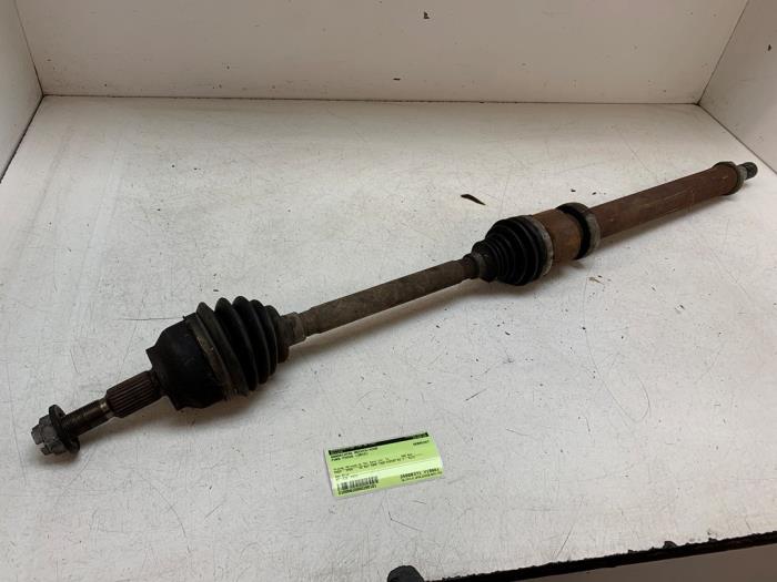 Gebrauchte Antriebswelle rechts vorne Ford Focus 3 Wagon 1.6 Ti-VCT 16V 125 Preis € 70,00 Margenregelung angeboten von Autodemontage van de Laar