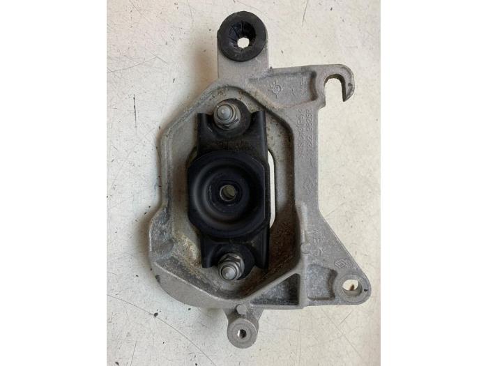 Used Engine mount Mercedes Citan (420.6) 1.5 110 CDI Price on request offered by Autodemontage van de Laar