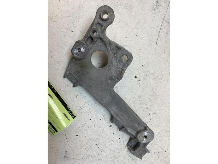 Used Engine mount Mercedes Citan (420.6) 1.5 110 CDI Price on request offered by Autodemontage van de Laar