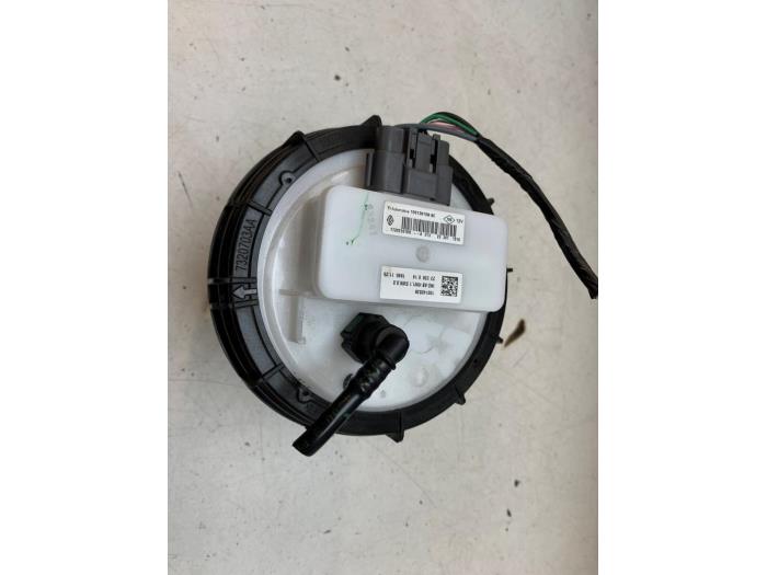 Used Petrol pump Renault Clio V (RJAB) 1.0 TCe 90 12V Price on request offered by Autodemontage van de Laar