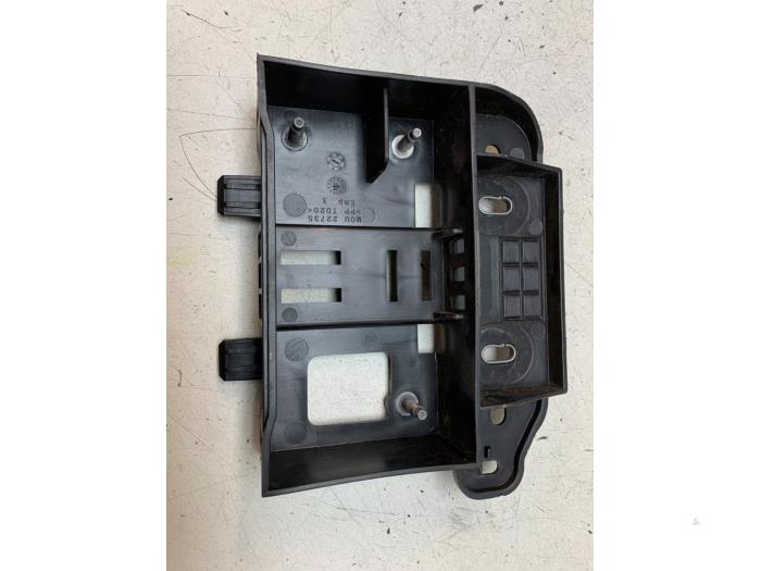 Distronic sensor bracket