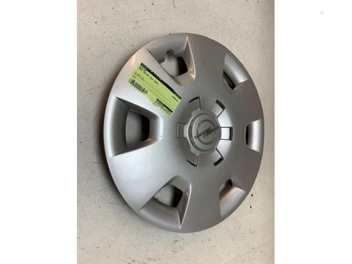 Używane Kolpak Opel Zafira (M75) 1.8 16V Ecotec Cena € 10,00 Procedura marży oferowane przez Autodemontage van de Laar