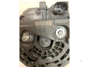 Dynamo van een Seat Leon (1P1) 2.0 TDI 16V FR 2011