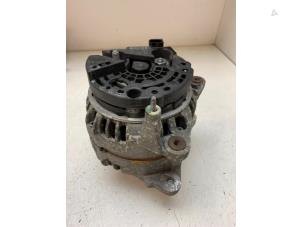 Dynamo van een Seat Leon (1P1) 2.0 TDI 16V FR 2011