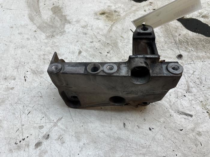 Used Engine mount Renault Megane IV Estate (RFBK) 1.5 Energy dCi 110 Price € 25,00 Margin scheme offered by Autodemontage van de Laar