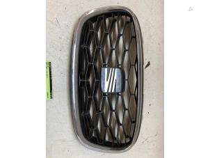 Używane Grill Seat Leon (1P1) 2.0 TDI 16V FR Cena € 30,00 Procedura marży oferowane przez Autodemontage van de Laar