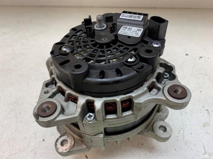Begagnade Dynamo Volkswagen Polo VI (AW1) 1.0 TSI 12V Pris € 65,00 Marginaltabell erbjuds av Autodemontage van de Laar