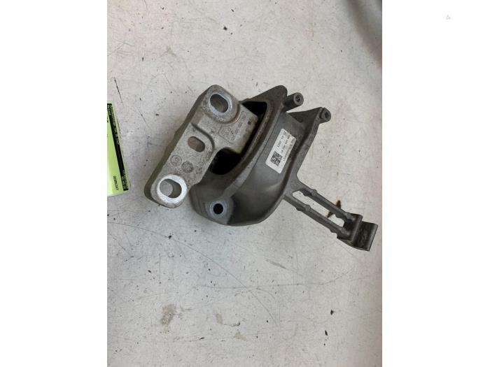 Used Engine mount Volkswagen Polo VI (AW1) 1.0 TSI 12V Price € 35,00 Margin scheme offered by Autodemontage van de Laar