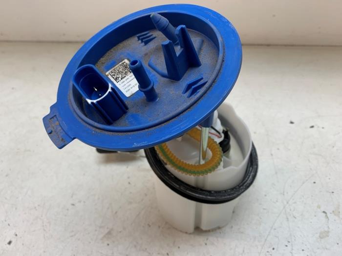 Begagnade Bensinpump Volkswagen Polo VI (AW1) 1.0 TSI 12V Pris € 70,00 Marginaltabell erbjuds av Autodemontage van de Laar
