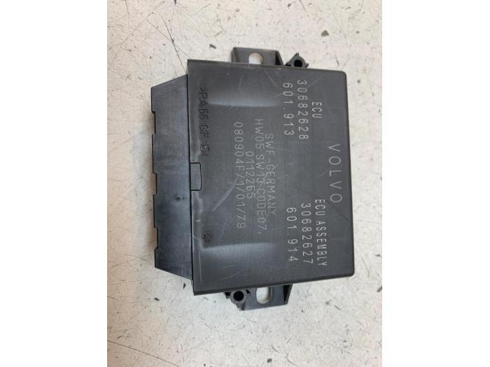 Begagnade PDC-modul Volvo XC90 I 2.9 T6 24V Pris € 45,00 Marginaltabell erbjuds av Autodemontage van de Laar