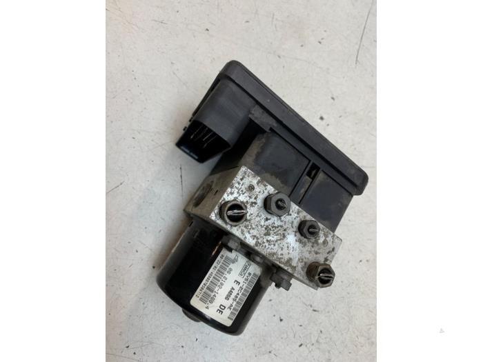 Usagé Bloc ABS Ford Fiesta 6 (JA8) 1.4 16V Prix € 125,00 Règlement à la marge proposé par Autodemontage van de Laar