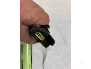 Lambda probe from a Peugeot 208 I (CA/CC/CK/CL) 1.2 Vti 12V PureTech 82 2017