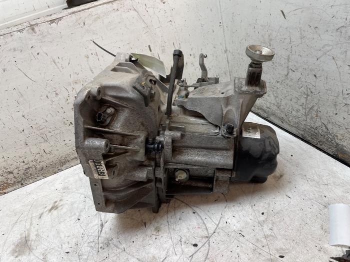 Usagé Boîte de vitesse Nissan Micra (K13) 1.2 12V DIG-S Prix € 400,00 Règlement à la marge proposé par Autodemontage van de Laar