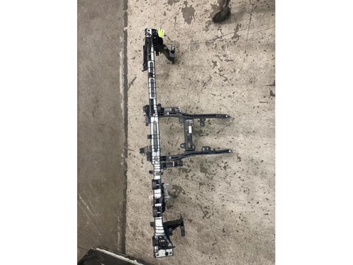 Używane Belka panelu sterowania Tesla Model Y (5YJY) Long Range 72kWh Cena € 100,00 Procedura marży oferowane przez Autodemontage van de Laar
