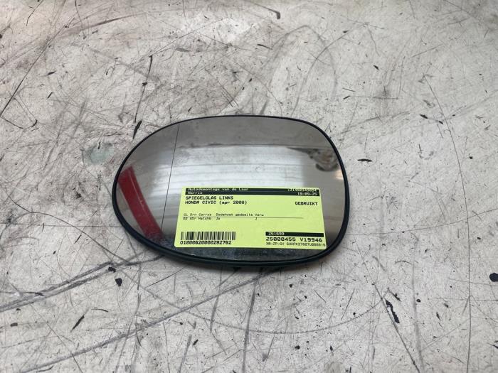 Używane Szyba lusterka lewego Honda Civic (FK/FN) 1.8i VTEC 16V Cena € 20,00 Procedura marży oferowane przez Autodemontage van de Laar
