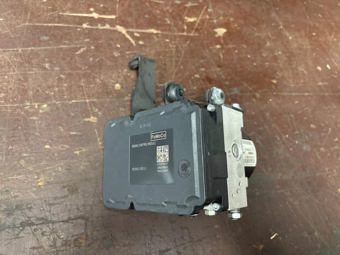 Begagnade ABS-pump Ford C-Max (DXA) 1.0 Ti-VCT EcoBoost 12V 125 Pris € 125,00 Marginaltabell erbjuds av Autodemontage van de Laar