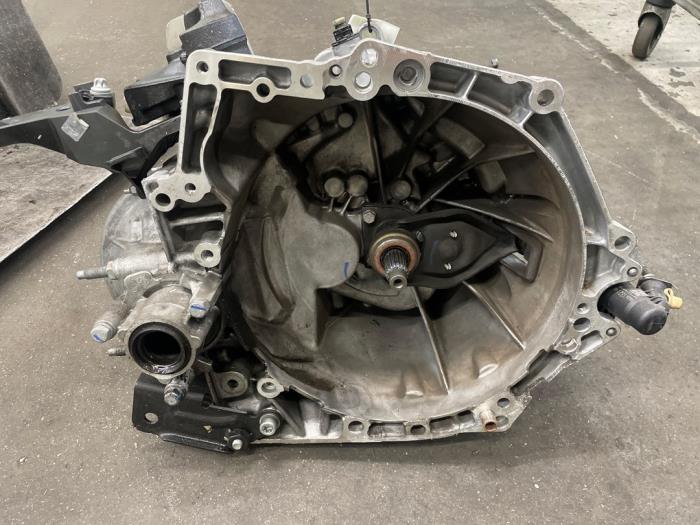 Gebrauchte Getriebe Peugeot Partner (EA//EF/EN/EU) 1.5 BlueHDi 130 Preis € 1.500,00 Margenregelung angeboten von Autodemontage van de Laar