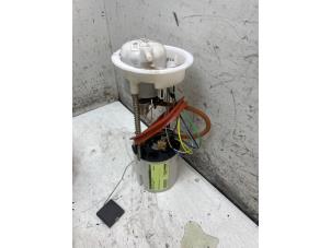 Used Electric fuel pump Audi Q5 (8RB) 2.0 TFSI 16V Quattro Price € 80,00 Margin scheme offered by Autodemontage van de Laar