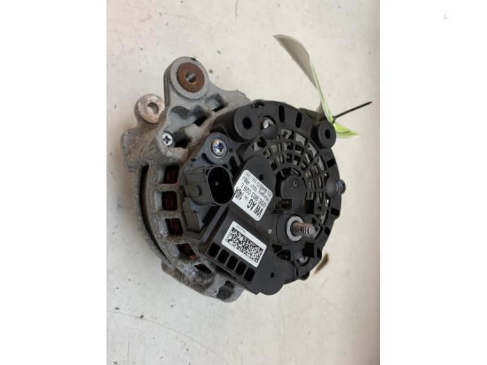 Begagnade Dynamo Volkswagen Polo VI (AW1) 1.0 TSI 12V Pris € 60,00 Marginaltabell erbjuds av Autodemontage van de Laar