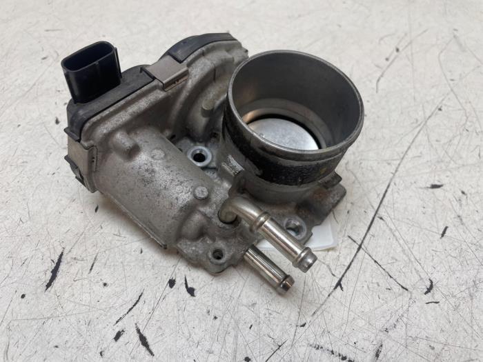 Gebrauchte Drosselklappengehäuse Peugeot 108 1.0 12V VVT-i Preis € 30,00 Margenregelung angeboten von Autodemontage van de Laar