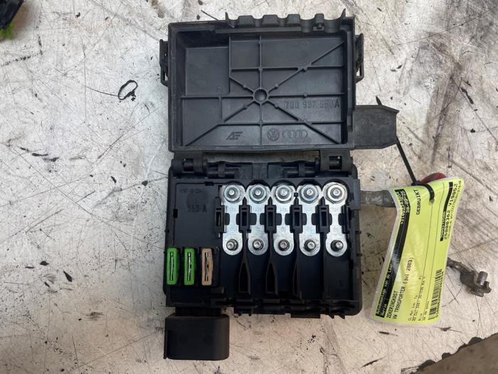 Säkringsbox från en Volkswagen Transporter T4 2.5 TDI 2003